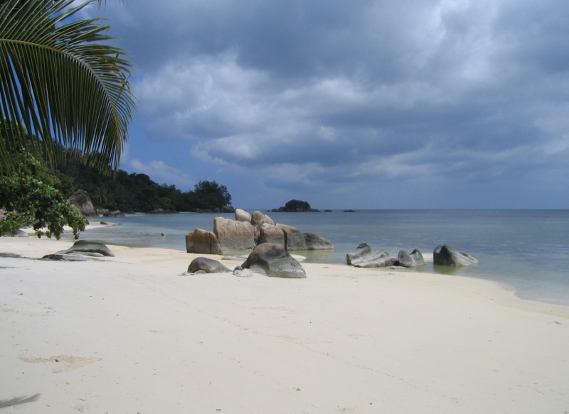 File:Anse Bateau Praslin 001.jpg