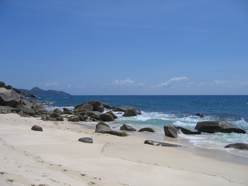 File:Anse Cimitiere Mahe 003.jpg