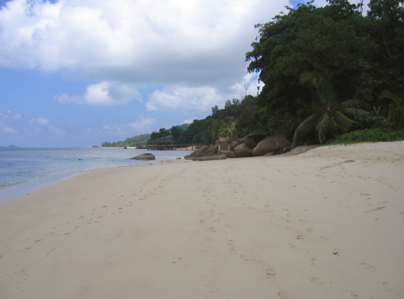 File:Anse Cimitiere Praslin 002.jpg