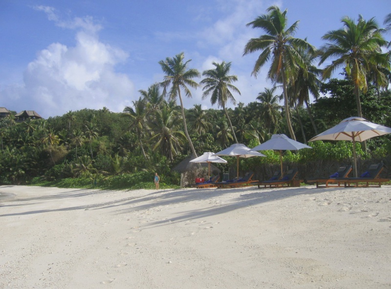 File:Anse Marina Fregate 011.jpg