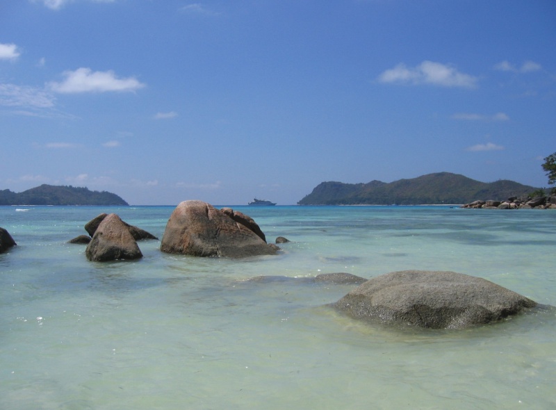 File:Anse Petite Cour Praslin 003.jpg