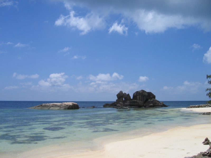 File:Anse Sauveur Praslin 004.jpg