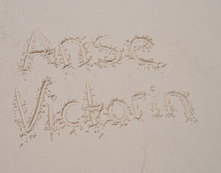 File:Anse Victorin Fregate 001.jpg