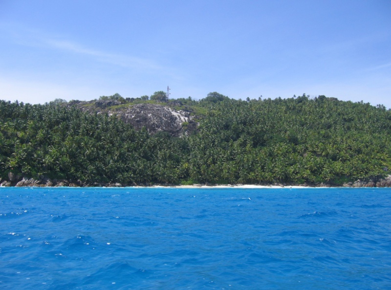File:Anse Victorin Fregate 002.jpg