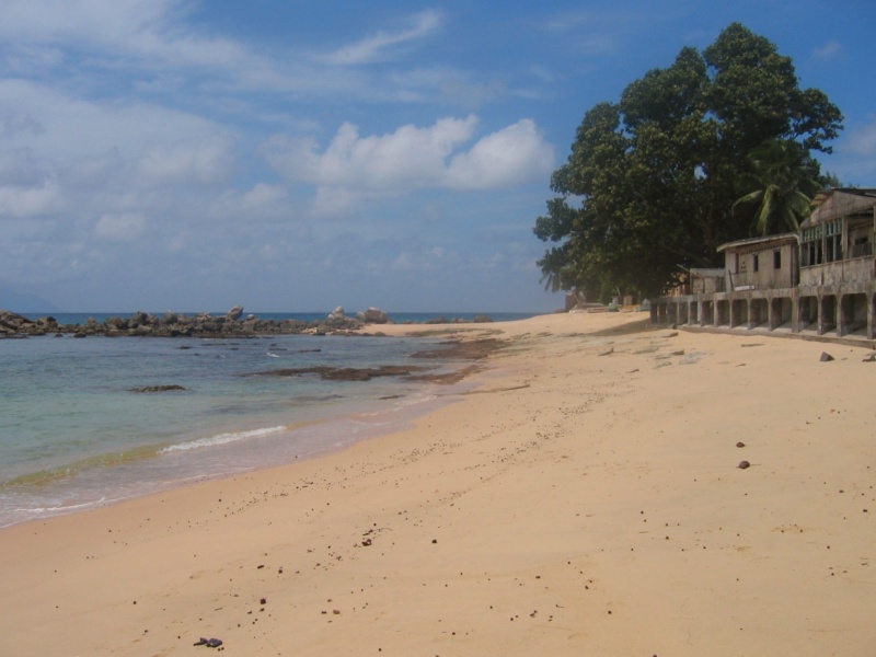 File:Glacis Central Beach 002.jpg